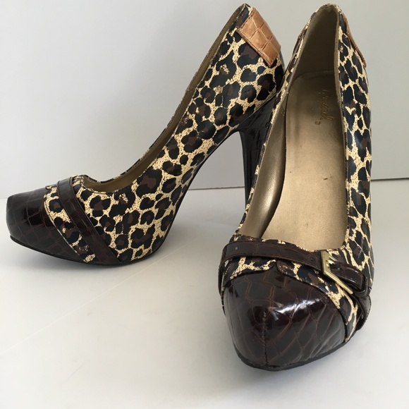 Qupid Shoes - Qupid Leopard Print Stiletto Heels, size 8, brown/gold
